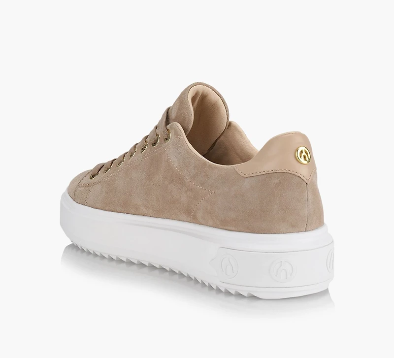 BETH SNEAKER