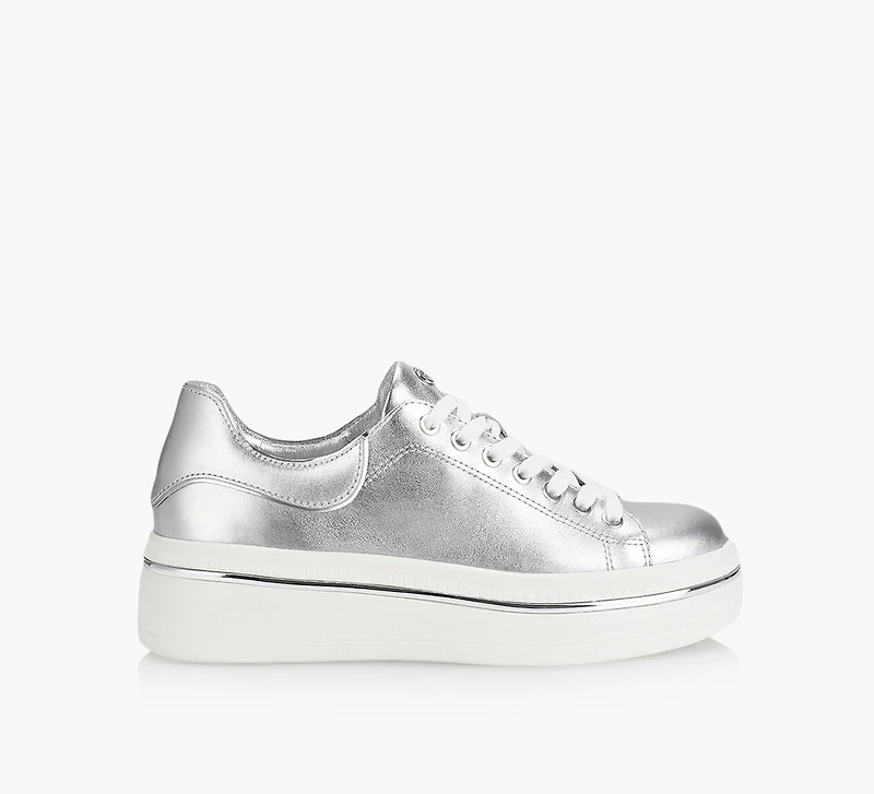 LYLA SNEAKER