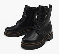 OCHRE BOOTIE