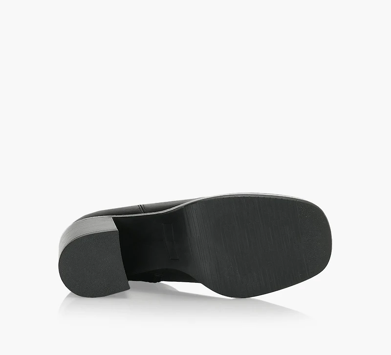 UMBER BOOT