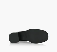 AVIAN BOOTIE