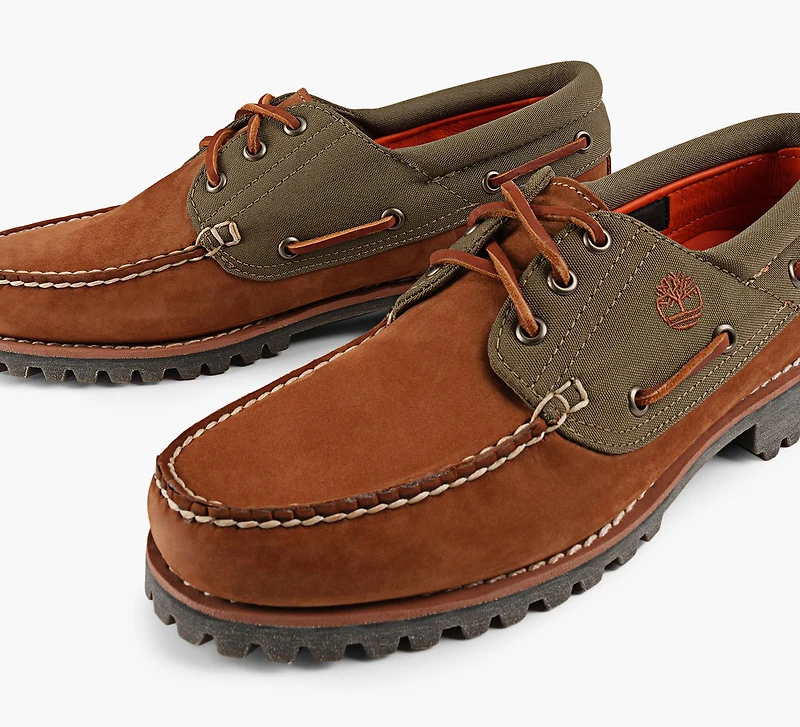 AUTHENTIC BOAT SHOE