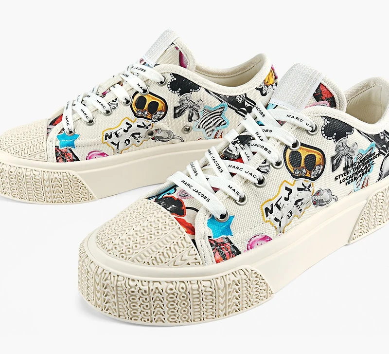 THE SNEAKER