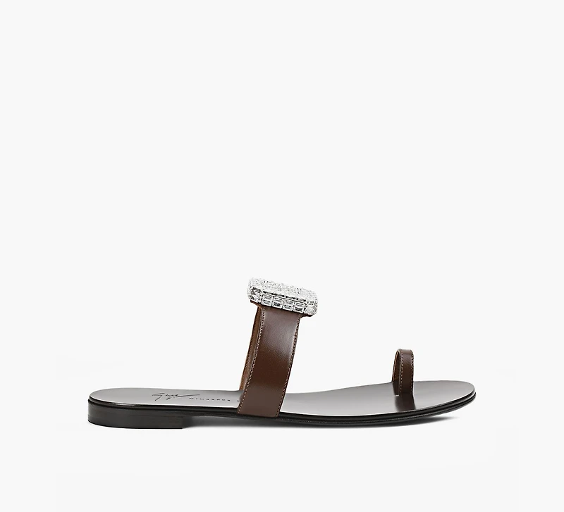 BLAHIR FLAT