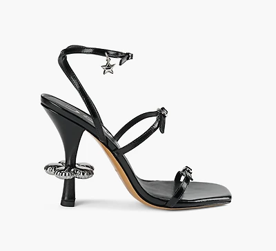 THE DAISY HEEL