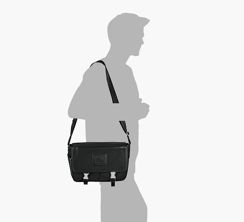 MESSENGER BAG