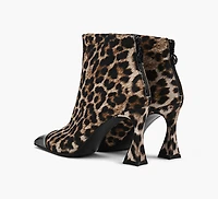 NORA BOOTIE