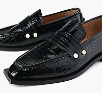 STUDS SQUARE TOE LOAFER