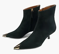 MELANIE BOOTIE
