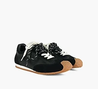 QUINN SNEAKER