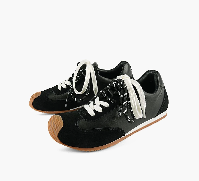 QUINN SNEAKER