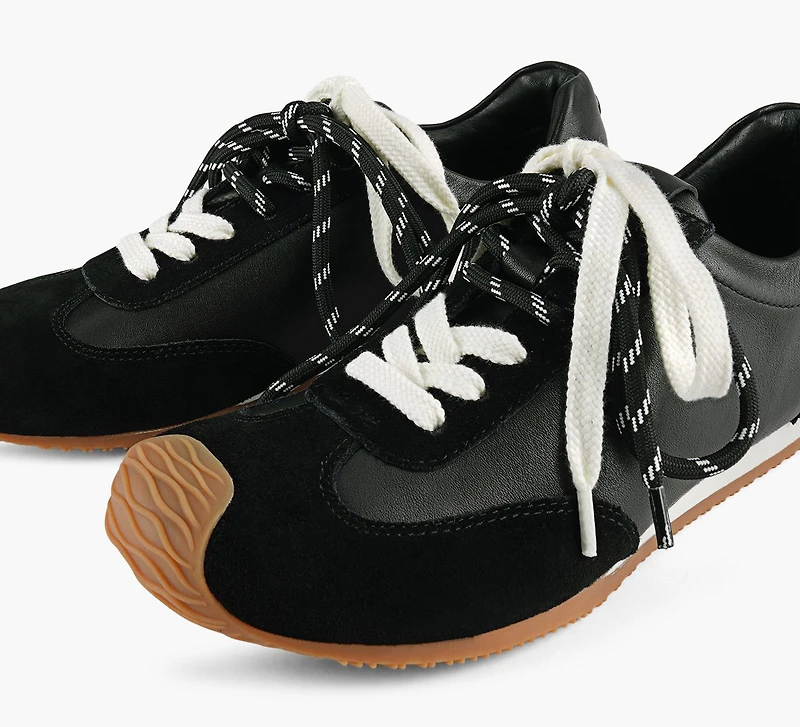 QUINN SNEAKER