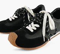 QUINN SNEAKER