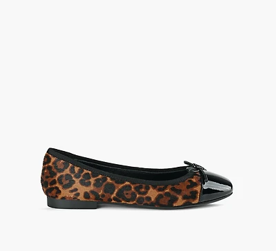 ZARI FLAT