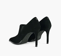 NICOLETTE SHOOTIE