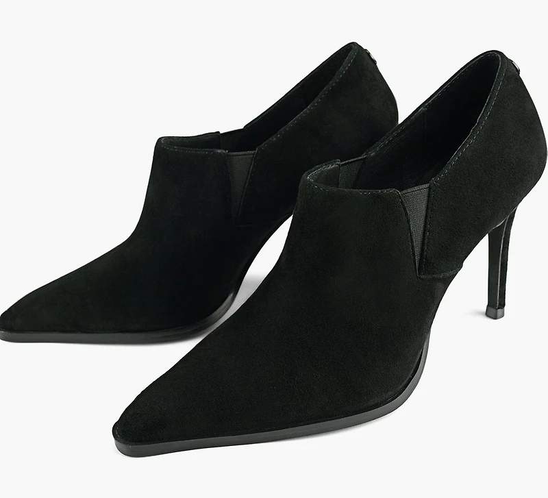 NICOLETTE SHOOTIE