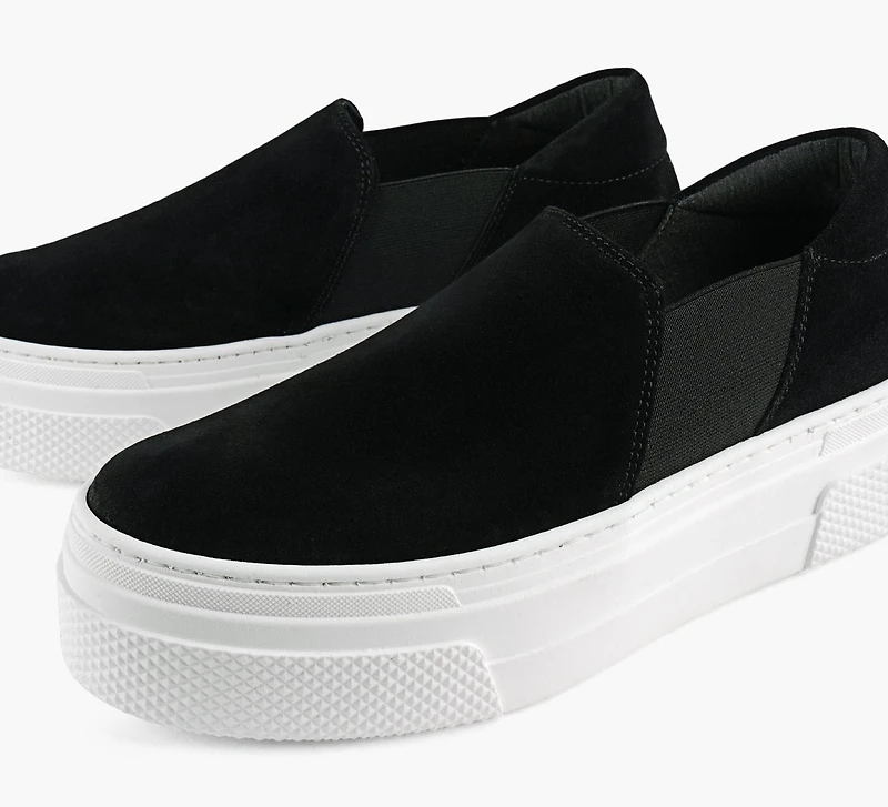 RUSSET SNEAKER