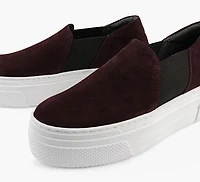 RUSSET SNEAKER