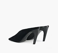 HIGHLAND HEEL