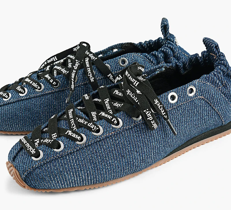 EYELETS LACE UP BALLERINA