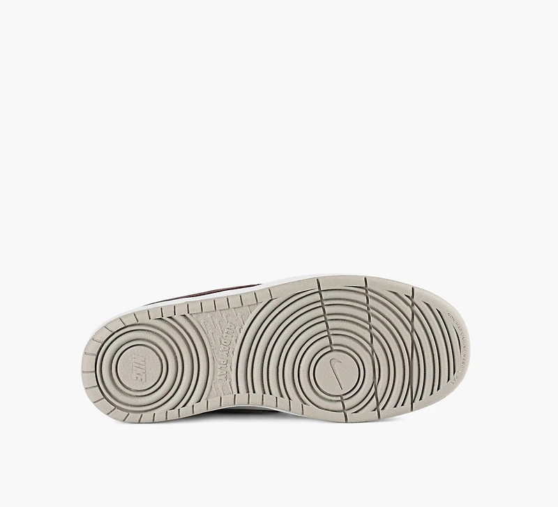 COURT BOROUGH LOW ESSENTIALS+