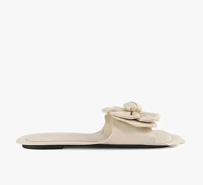 THE DAISY SANDAL