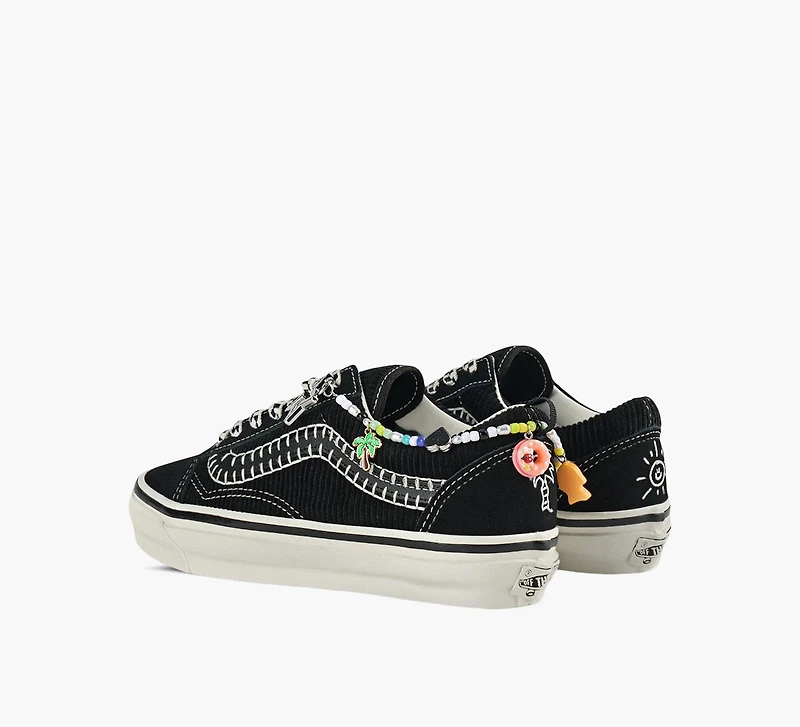 LX OLD SKOOL CHARMS