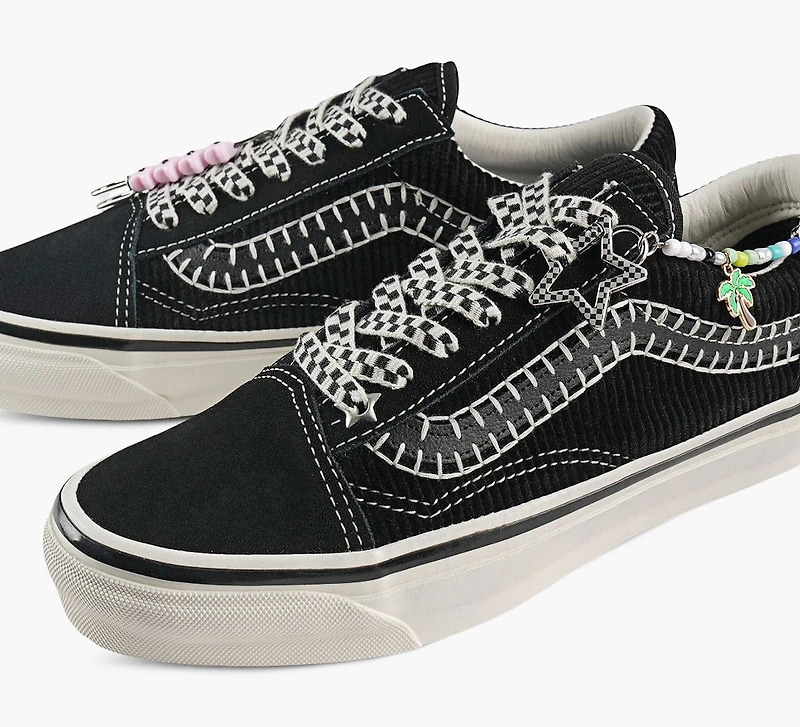 LX OLD SKOOL CHARMS