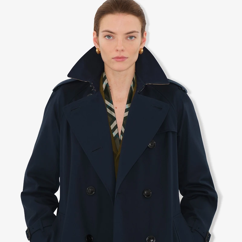Long Waterloo Heritage Trench Coat in Coal blue - Women, Cotton Gabardine | Burberry® Official