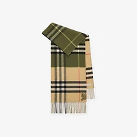 Contrast Check Cashmere Scarf in Pea green/sand | Burberry® Official