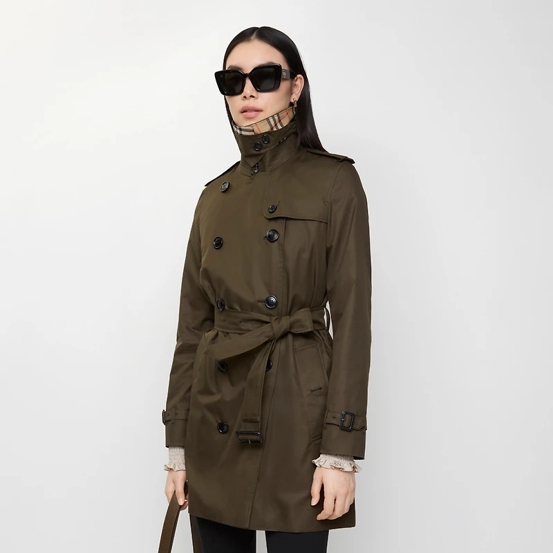 Short Tropical Gabardine Kensington Trench Coat in Juniper green - Women, Cotton Gabardine | Burberry® Official