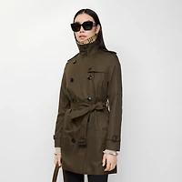 Short Tropical Gabardine Kensington Trench Coat in Juniper green - Women, Cotton Gabardine | Burberry® Official