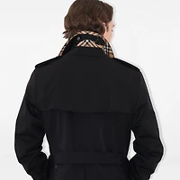 Short Kensington Heritage Trench Coat in Black - Men, Cotton Gabardine | Burberry® Official