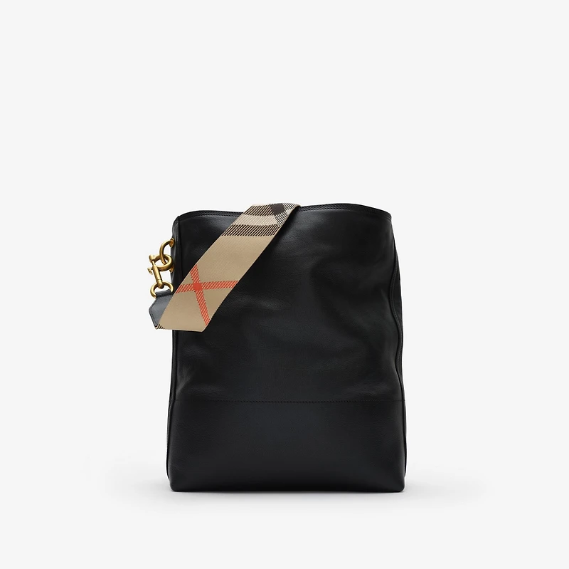 Medium B Clip Bucket Bag​ in Black - Women | Burberry® Official