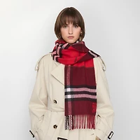 Contrast Check Cashmere Scarf in Post red/oxblood red | Burberry® Official