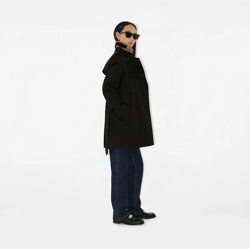 Short Kensington Heritage Trench Coat in Black - Women, Cotton Gabardine | Burberry® Official