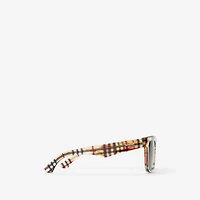 Check Square Sunglasses in Vintage check | Burberry® Official
