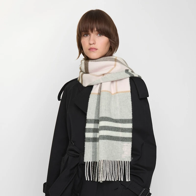 Contrast Check Cashmere Scarf in Bow pink/mitten grey | Burberry® Official