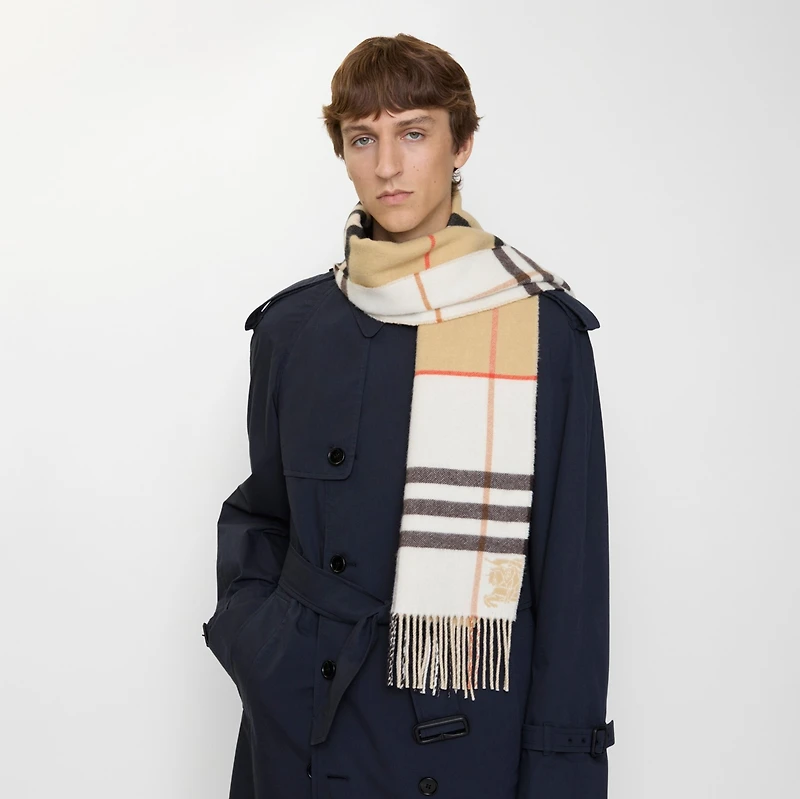 Contrast Check Cashmere Scarf in Sand/pebble white | Burberry® Official