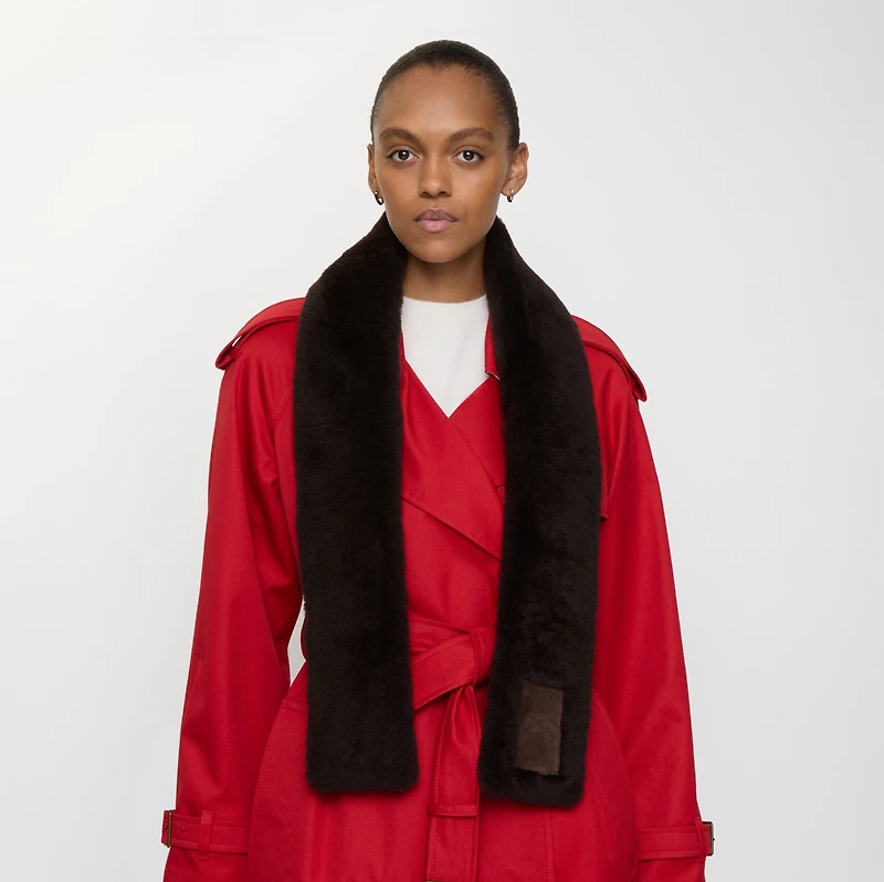 Narrow Label Shearling Scarf in Dark brown | Burberry® Official