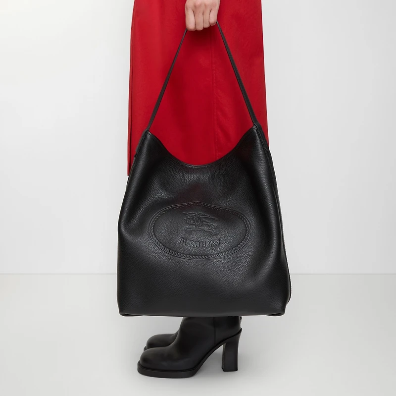 Highlands Shoulder Bag in Black