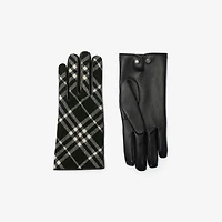Check Wool Cashmere Gloves in Black/calico white - Men | Burberry® Official