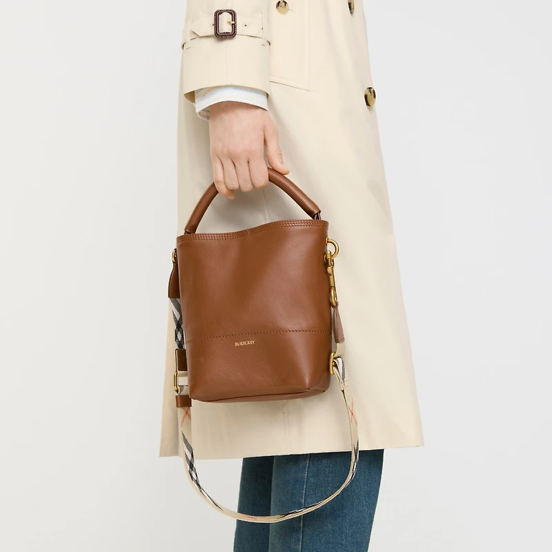 Mini B Clip Bucket Bag​ in Hazel brown - Women, Leather | Burberry® Official