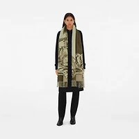 Tower Bridge Cashmere Scarf in Hunter | Burberry® Official