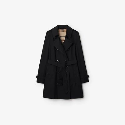 Short Chelsea Heritage Trench Coat in Black - Women, Cotton Gabardine | Burberry® Official