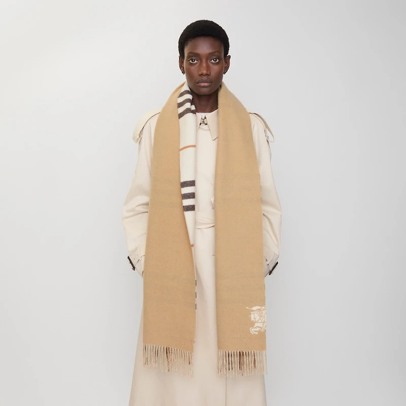 Wide Reversible Check Cashmere Scarf in Pebble white | Burberry® Official