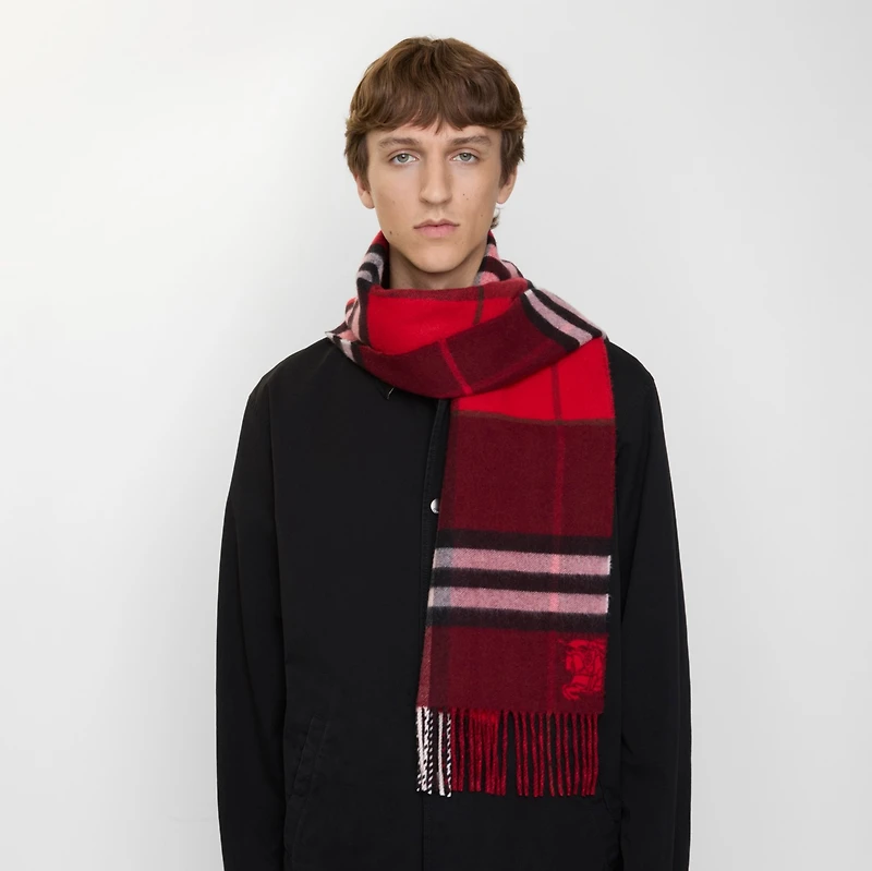 Contrast Check Cashmere Scarf in Post red/oxblood red | Burberry® Official