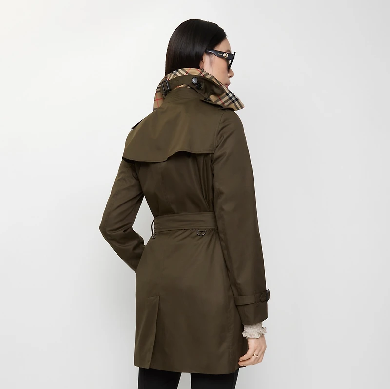 Short Tropical Gabardine Kensington Trench Coat in Juniper green - Women, Cotton Gabardine | Burberry® Official
