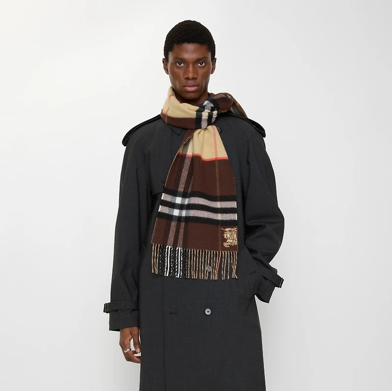 Contrast Check Cashmere Scarf in Sand beige/treacle brown | Burberry® Official
