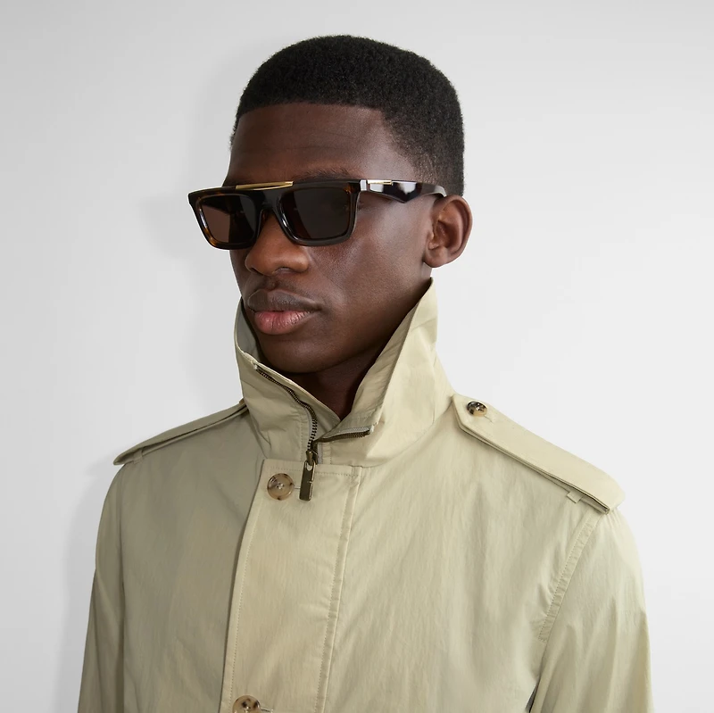 Classic Rectangular Sunglasses​ in Tortoiseshell - Men | Burberry® Official
